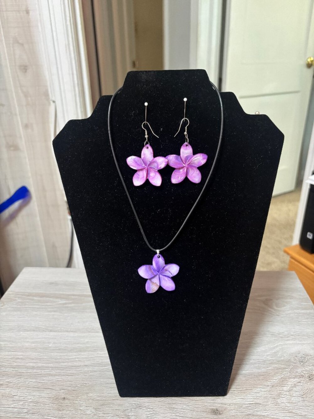 Ladies Purple Flower necklace & earring set